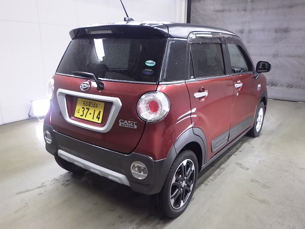 DAIHATSU CAST