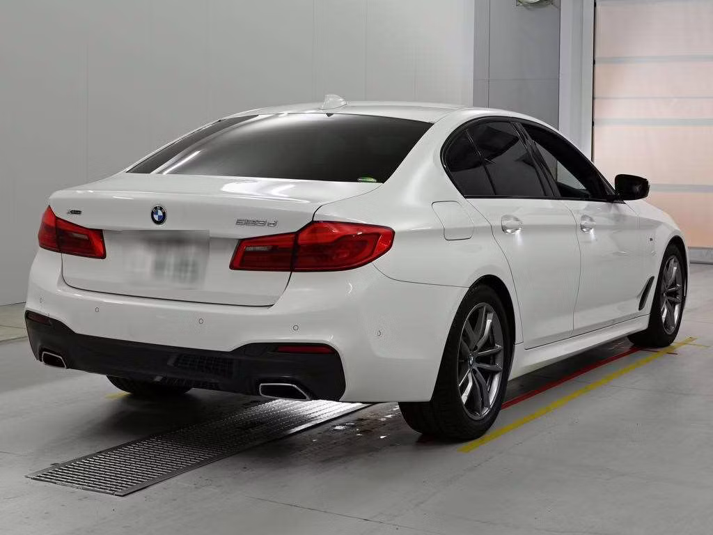 BMW 5-SERIES