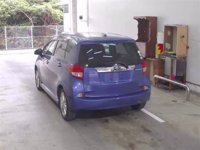SUBARU TREZIA
