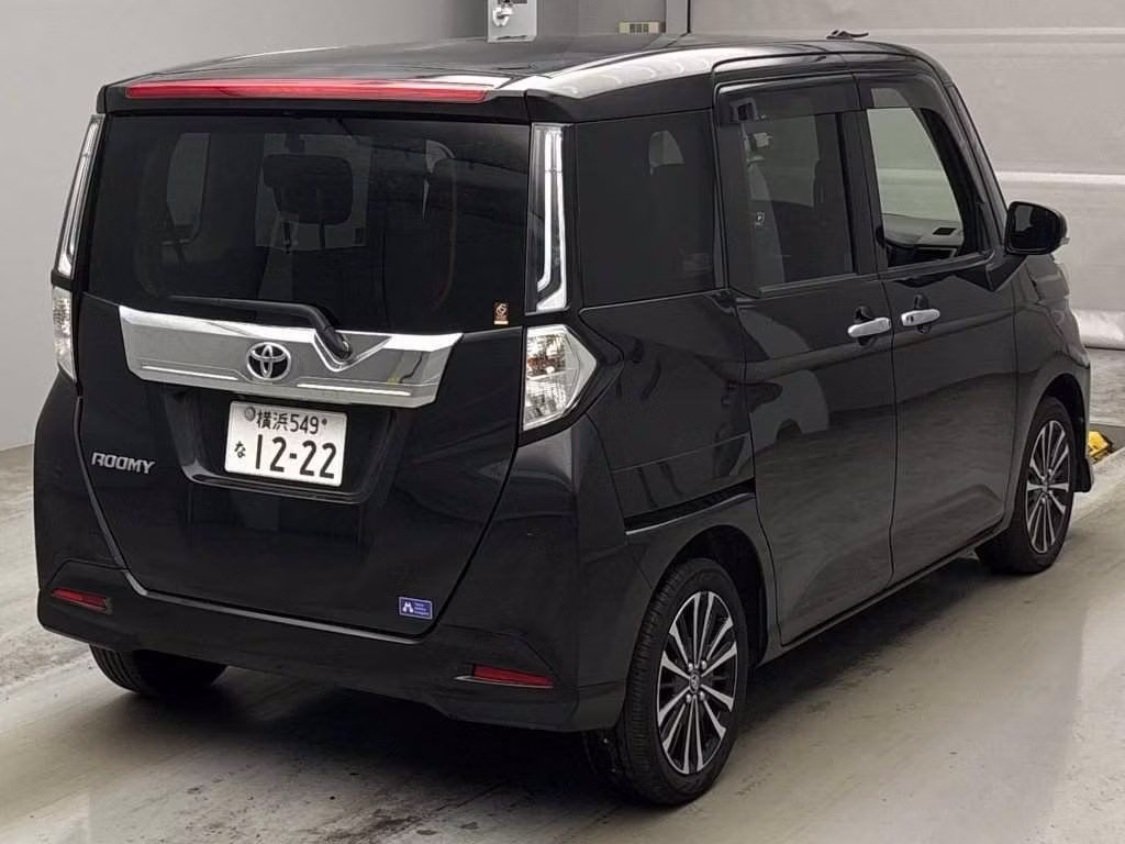 TOYOTA ROOMY