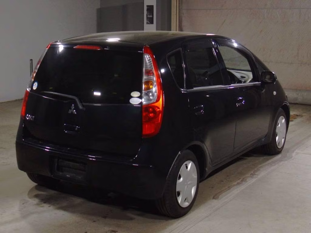 MITSUBISHI COLT