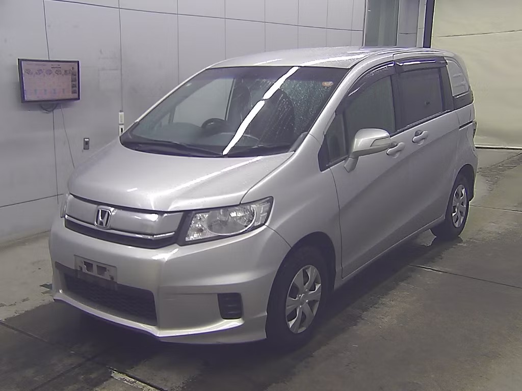 HONDA FREED SPIKE