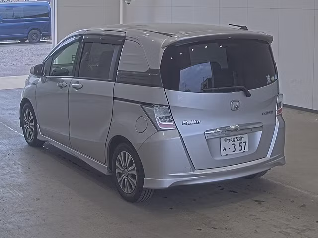 HONDA FREED SPIKE