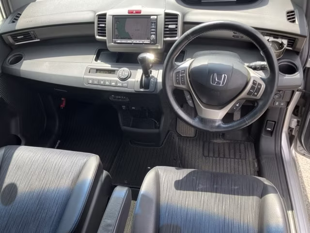 HONDA FREED SPIKE
