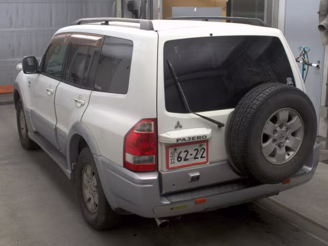 MITSUBISHI PAJERO