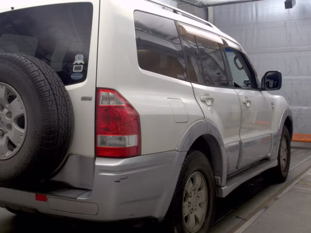 MITSUBISHI PAJERO