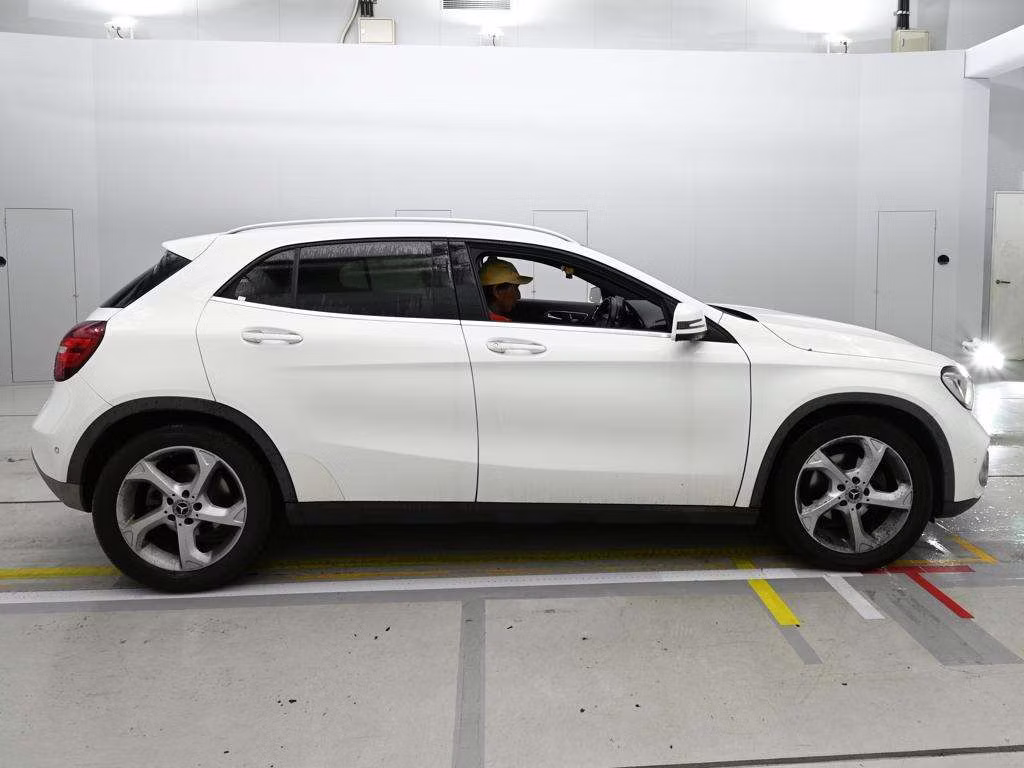 MERCEDES-BENZ GLA-CLASS