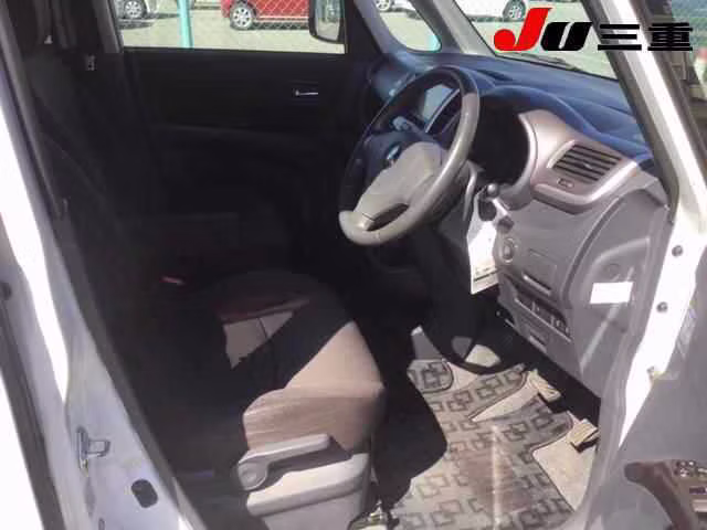 MITSUBISHI DELICA D:2