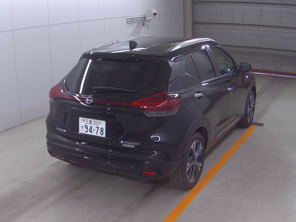 NISSAN KICKS