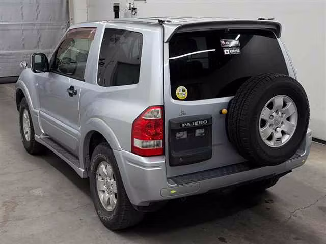 MITSUBISHI PAJERO