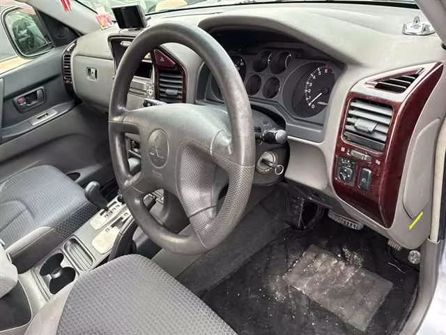 MITSUBISHI PAJERO