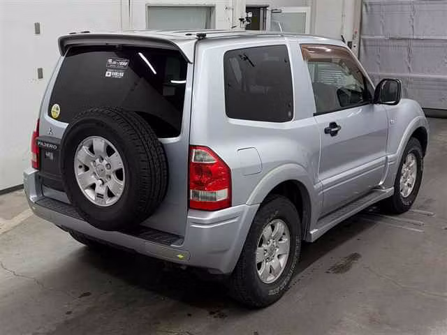MITSUBISHI PAJERO