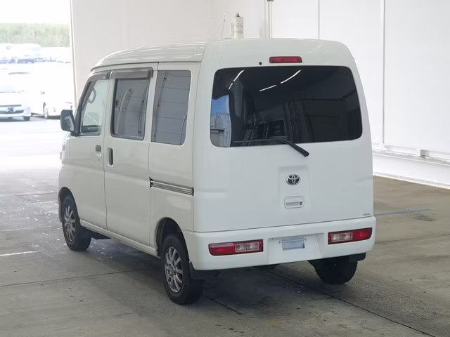 TOYOTA PIXIS VAN