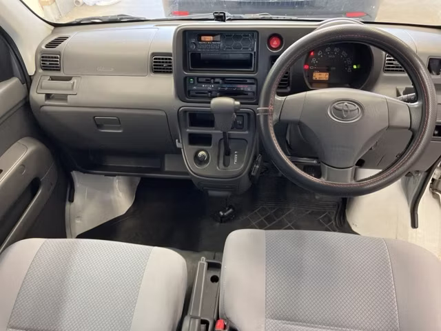 TOYOTA PIXIS VAN