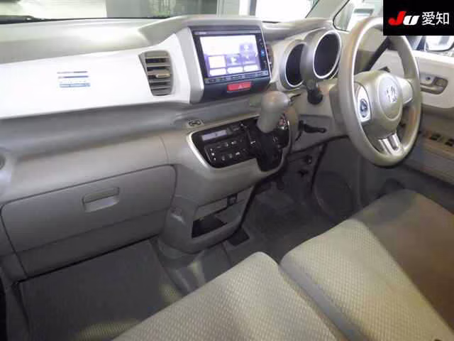 HONDA N-BOX SLASH