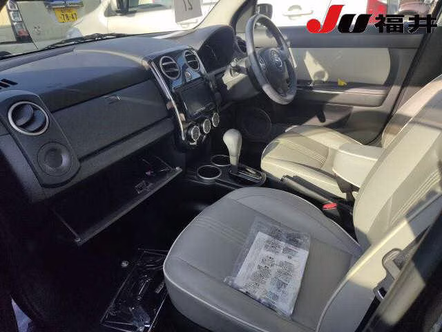 MAZDA VERISA