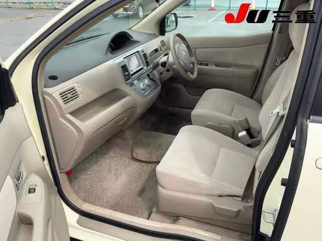 TOYOTA RAUM