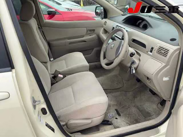 TOYOTA RAUM