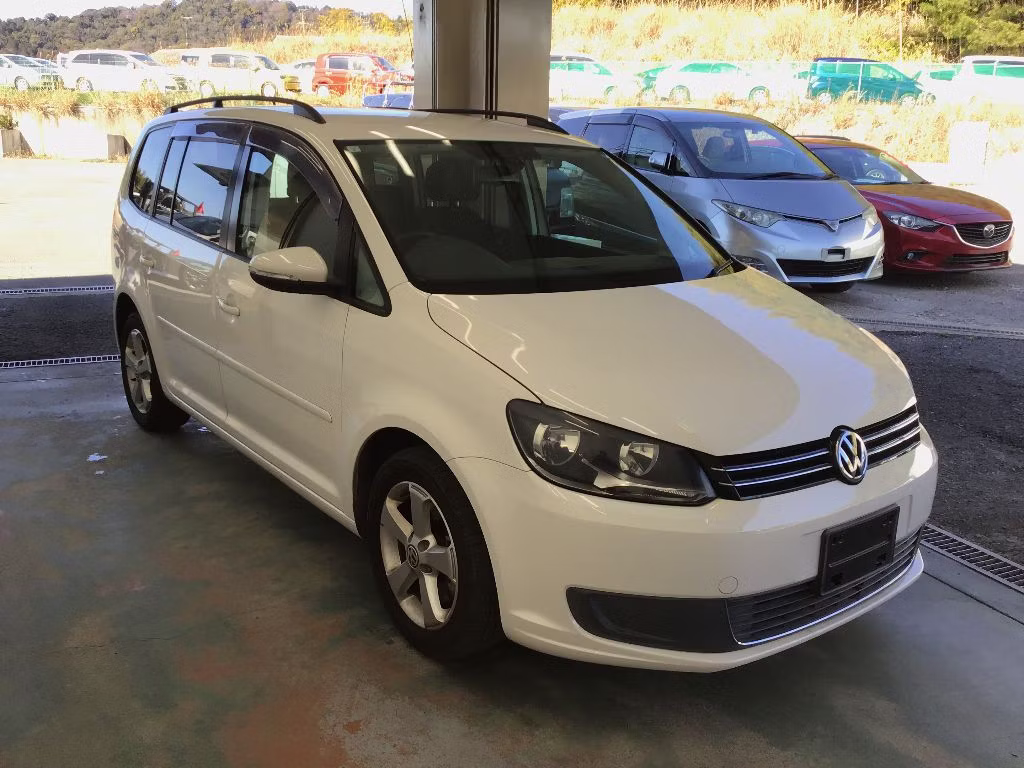 VOLKSWAGEN TOURAN