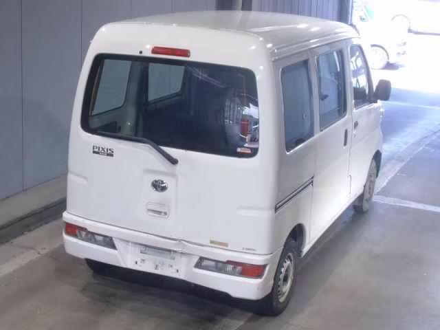 TOYOTA PIXIS VAN