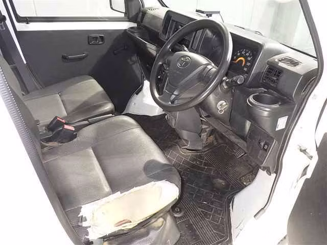 TOYOTA PIXIS VAN