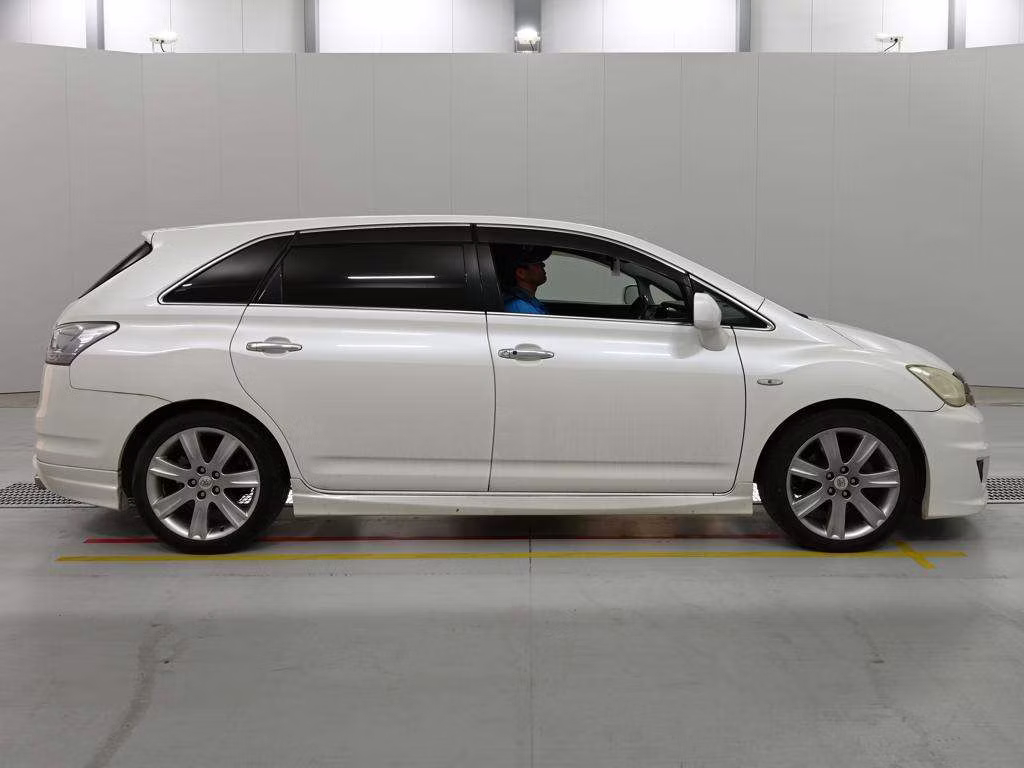 TOYOTA MARK X ZIO