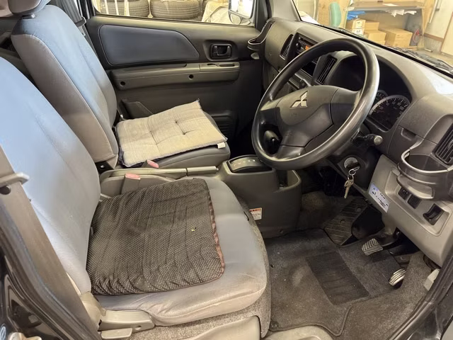 MITSUBISHI MINICAB