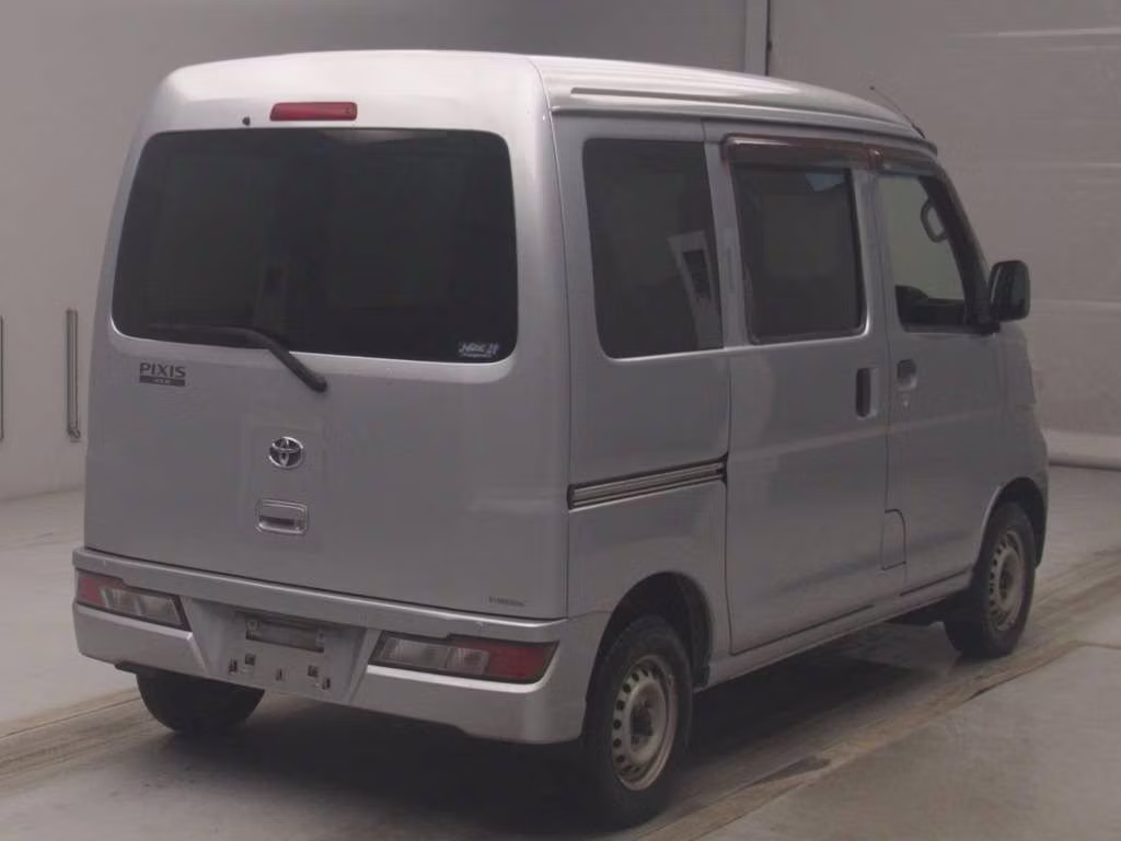 TOYOTA PIXIS VAN