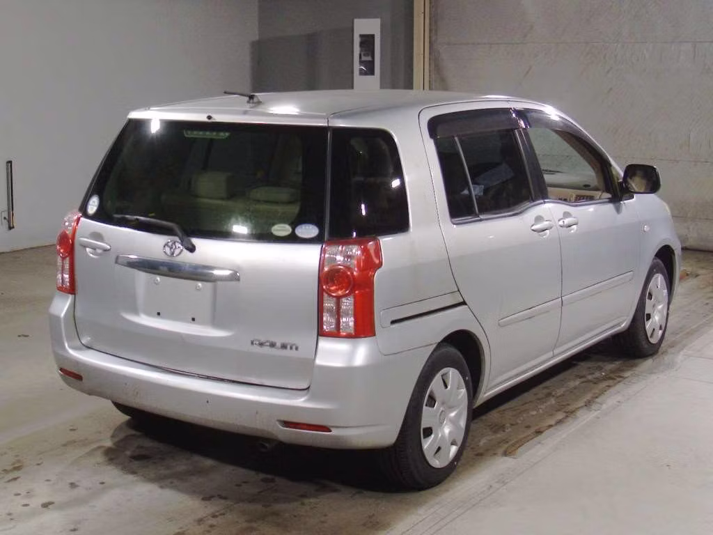 TOYOTA RAUM