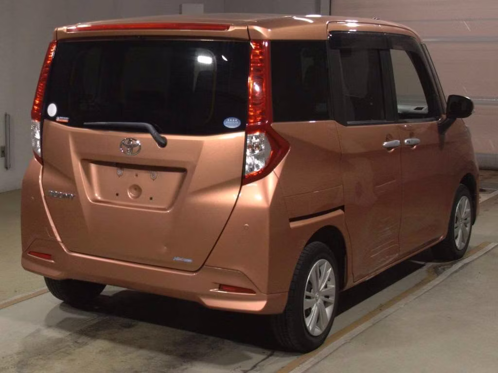 TOYOTA ROOMY