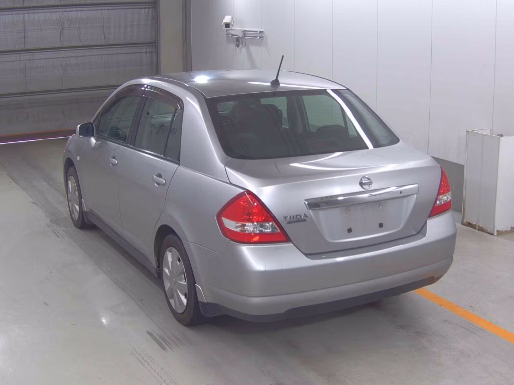 NISSAN TIIDA LATIO