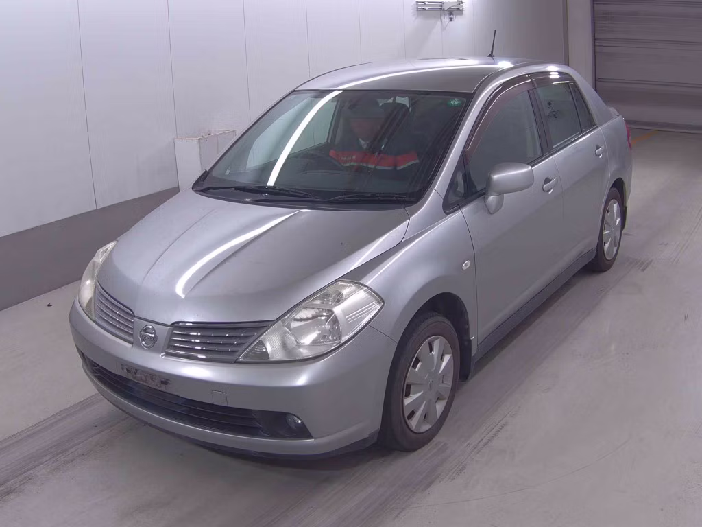 NISSAN TIIDA LATIO