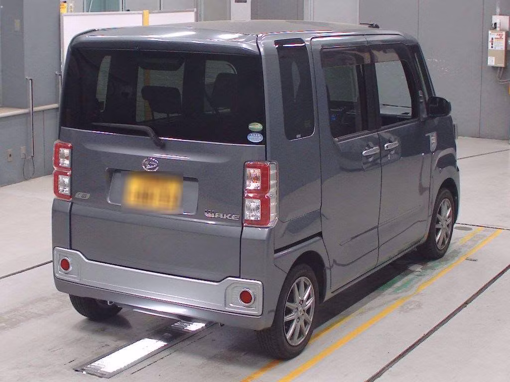 DAIHATSU WAKE