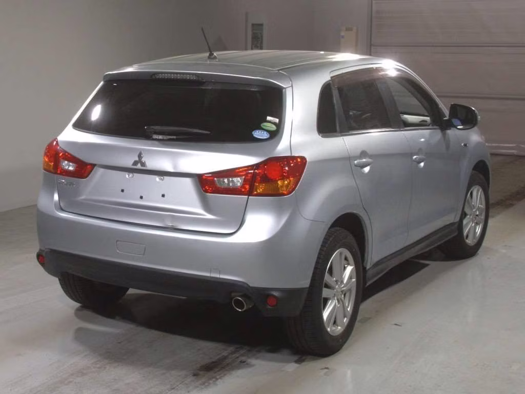 MITSUBISHI RVR