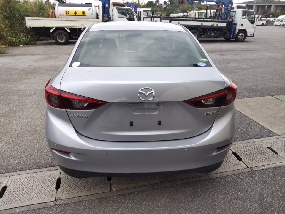 MAZDA AXELA