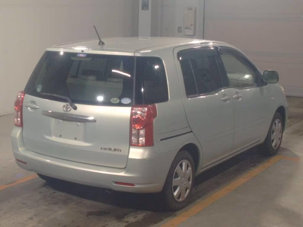 TOYOTA RAUM