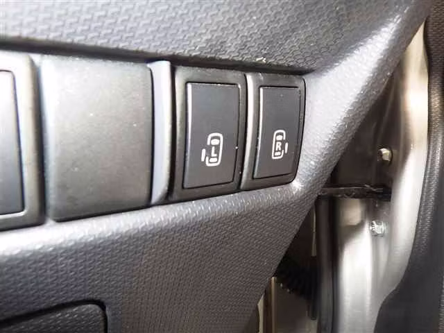MITSUBISHI DELICA D:2