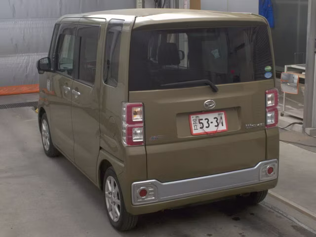 DAIHATSU WAKE