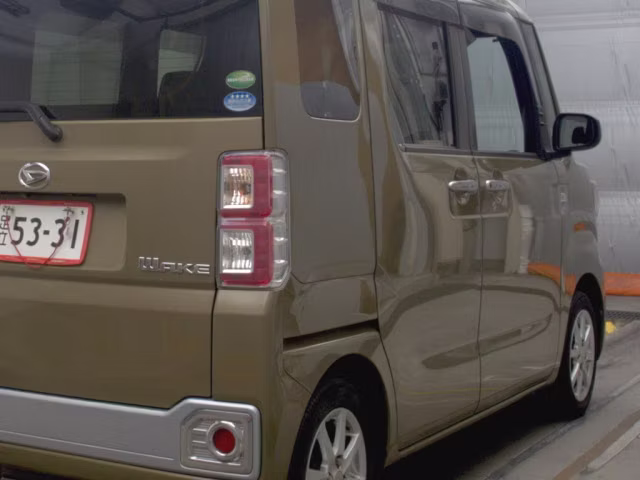 DAIHATSU WAKE