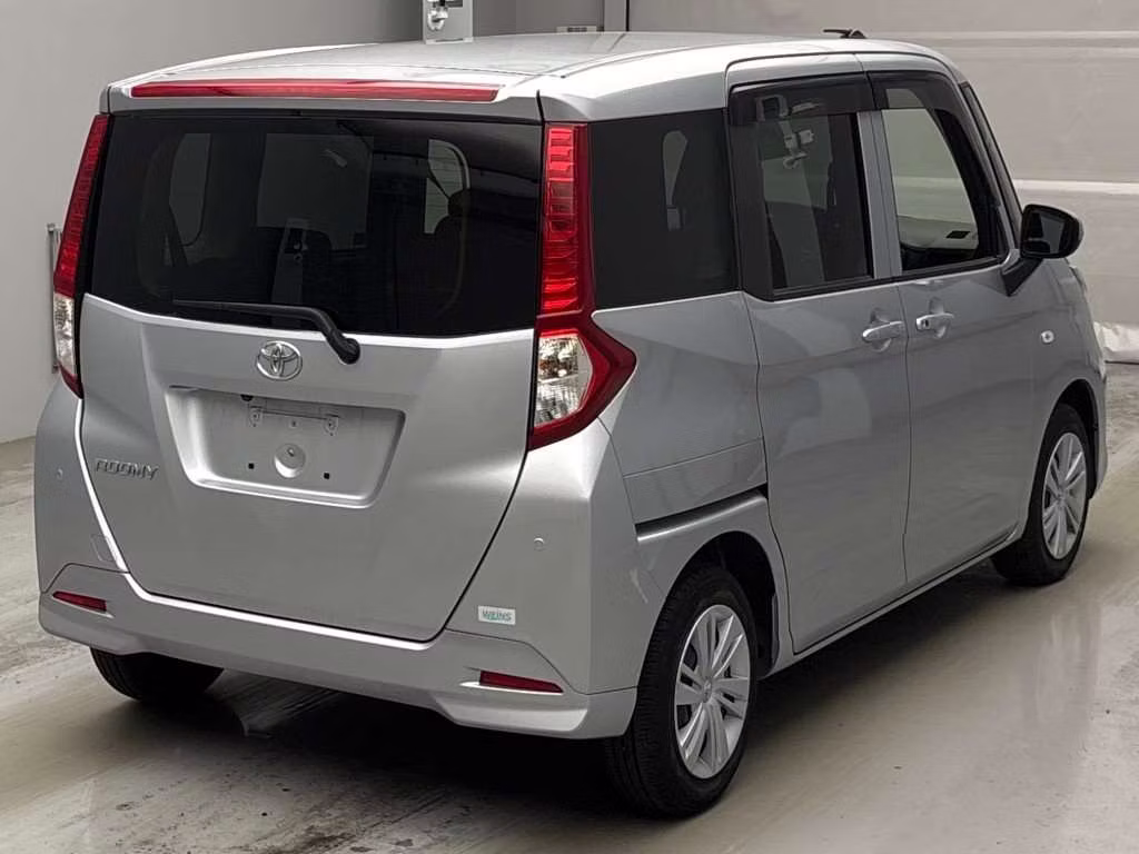 TOYOTA ROOMY