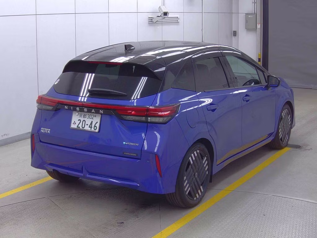 NISSAN AURA