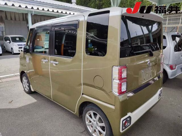 DAIHATSU WAKE