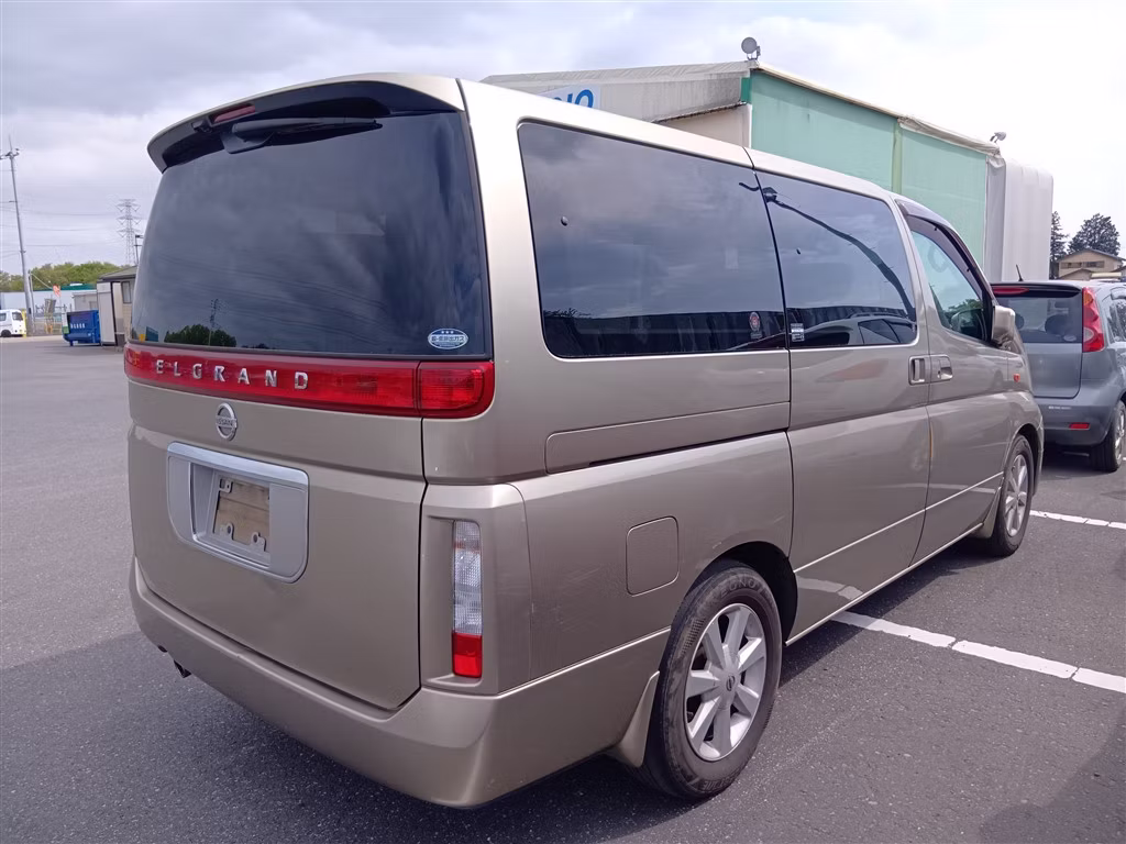 NISSAN ELGRAND