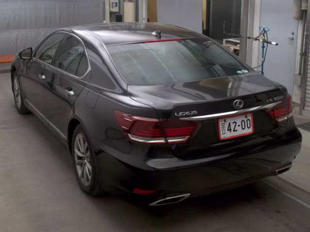 LEXUS LS600H