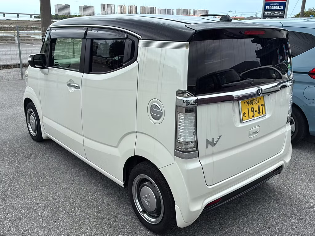 HONDA N-BOX SLASH