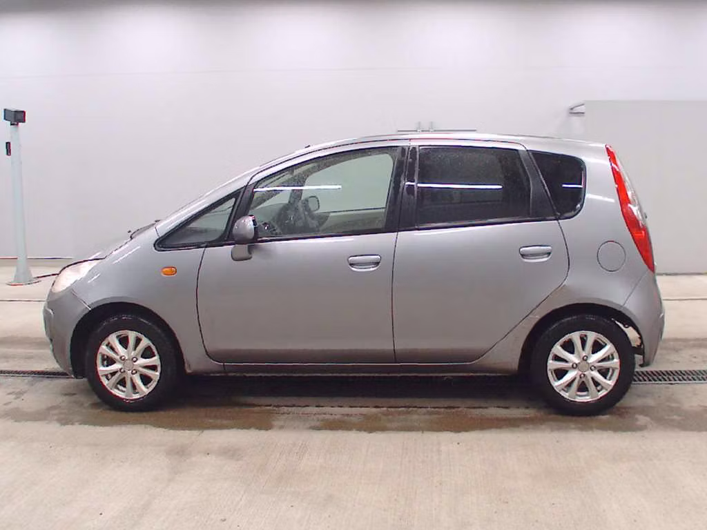 MITSUBISHI COLT