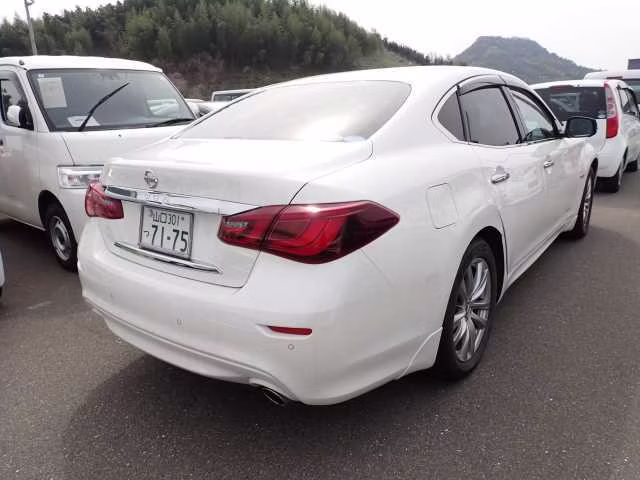 NISSAN FUGA