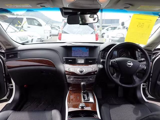 NISSAN FUGA
