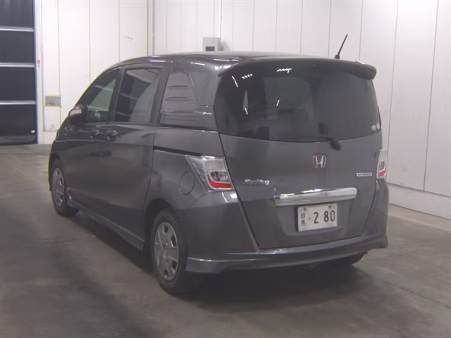 HONDA FREED SPIKE