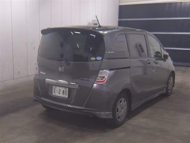 HONDA FREED SPIKE